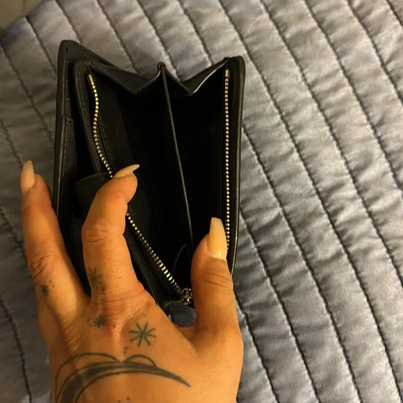 Kate Spade wallet - Picture 3 of 3